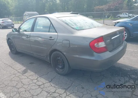 2004 Toyota Camry Le/Xle/Se z USA, uszkodzony, nr VIN 4T1BE32K04U812516